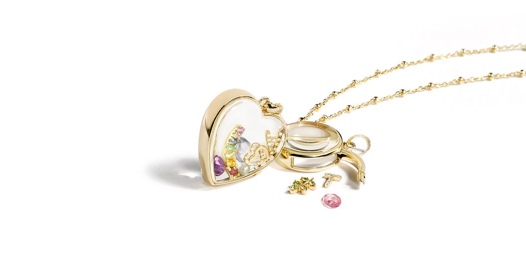 Loquet London pendant in yellow gold with moveable parts