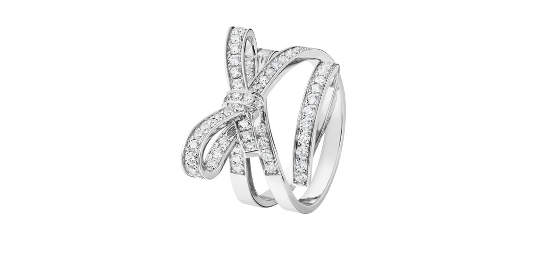 Chanel "Bague Ruban" ring in white gold set with diamonds