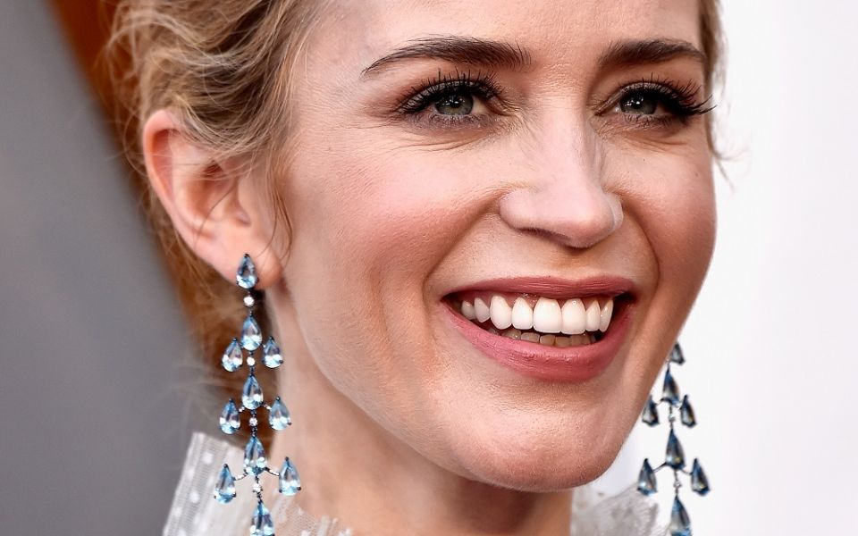 Emily Blunt wore earrings from Chopard’s High Jewelry collection featuring aquamarines and diamonds. (Photo: Courtesy of Chopard)