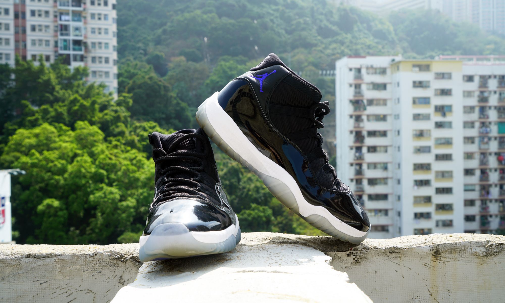 Air Jordan 11 "Space Jam"