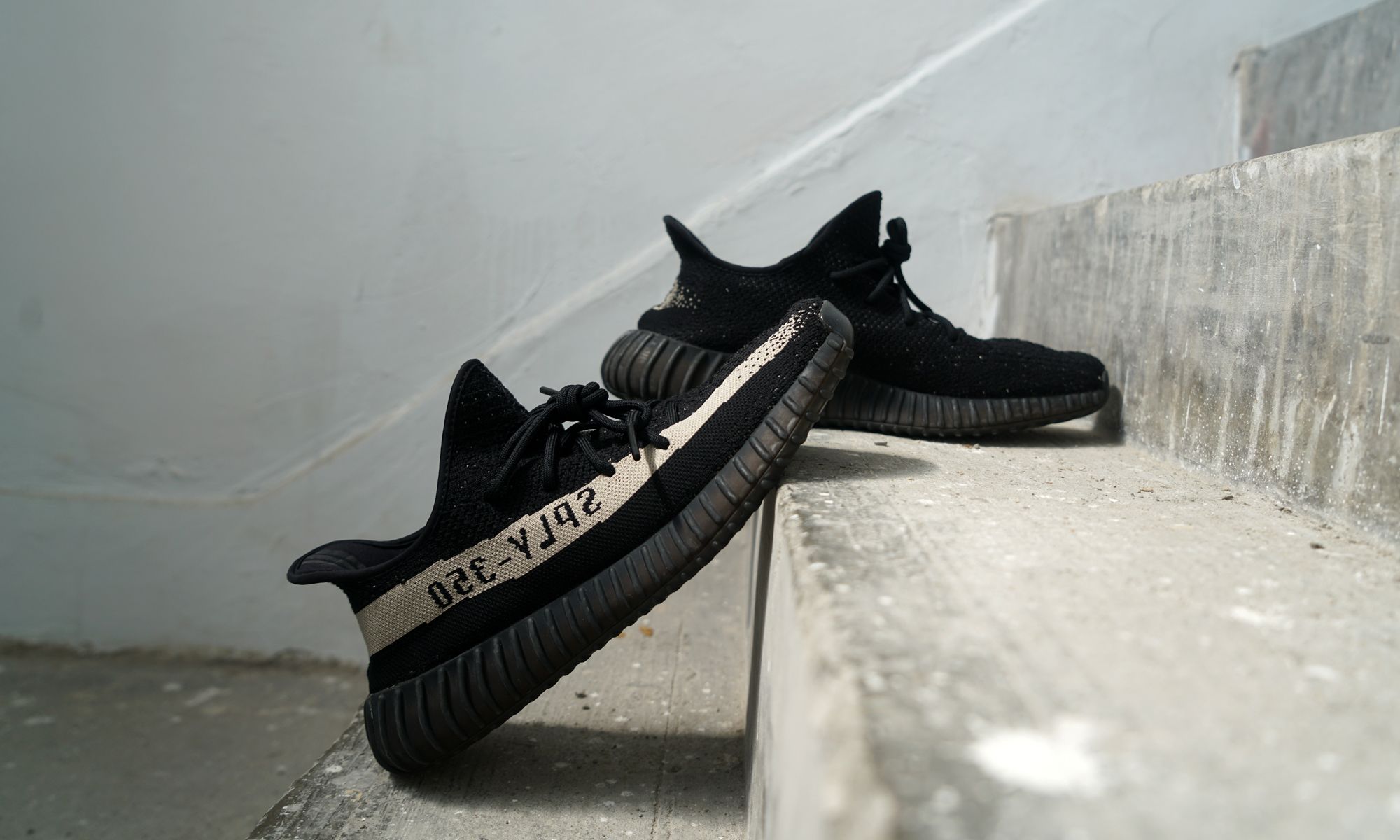 adidas Yeezy Boost 350 V2