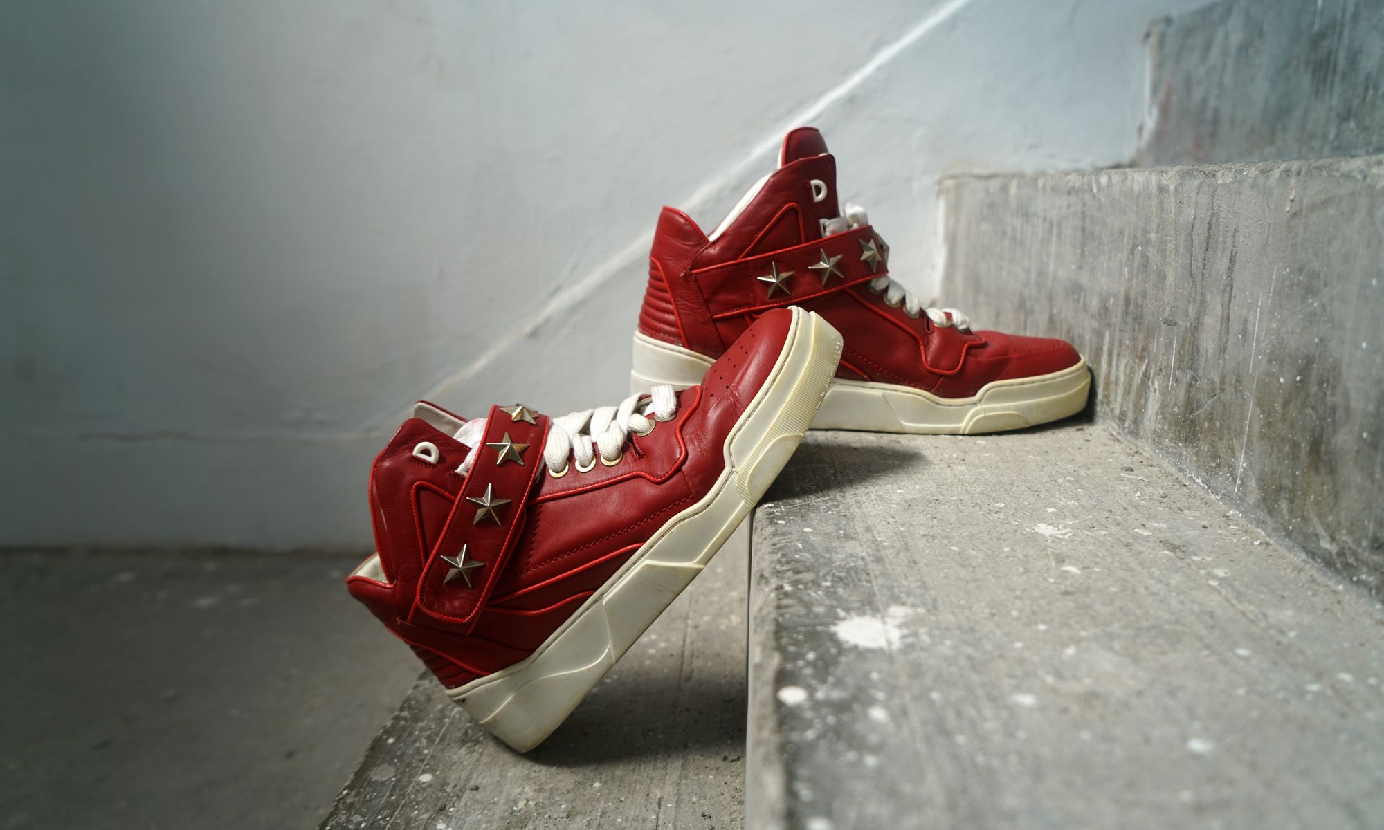 Givenchy Red Leather Star Detailed Sneaker