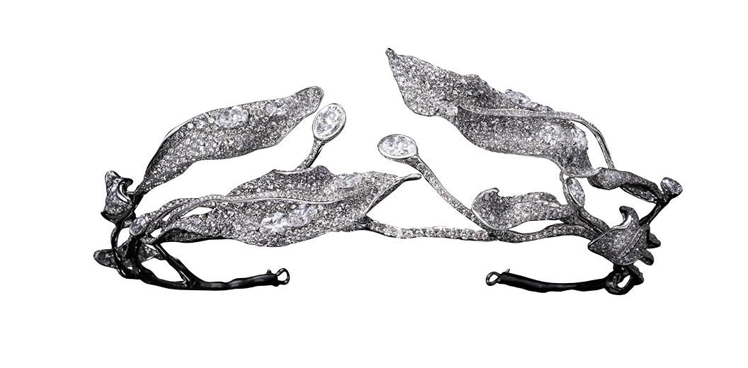 Cindy Chao tiara in white gold set with diamonds from the Four Seasons collection