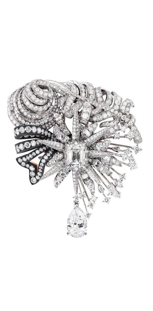 Dior à Versailles Salon d'Apollon brooch in white and pink gold and darkened silver set with diamonds