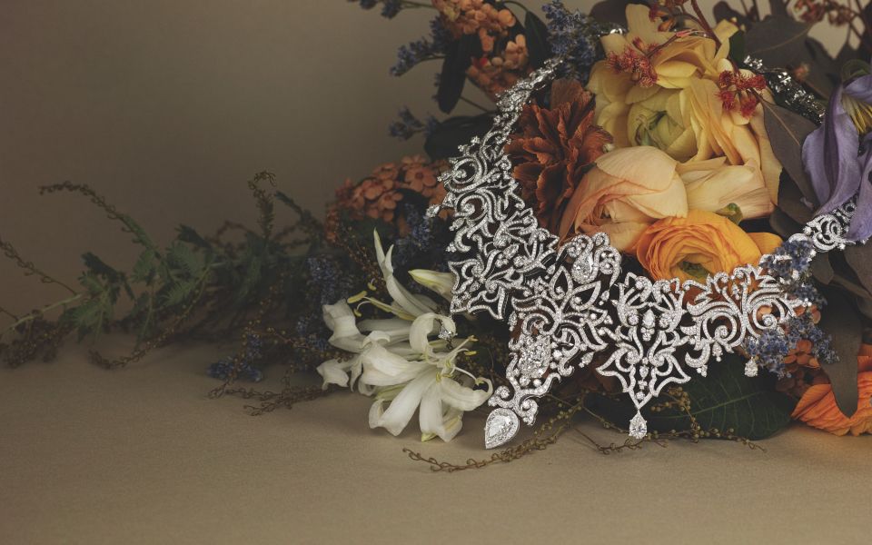 Grottesche necklace in white gold set with multi-shaped white diamonds by Giampiero Bodino