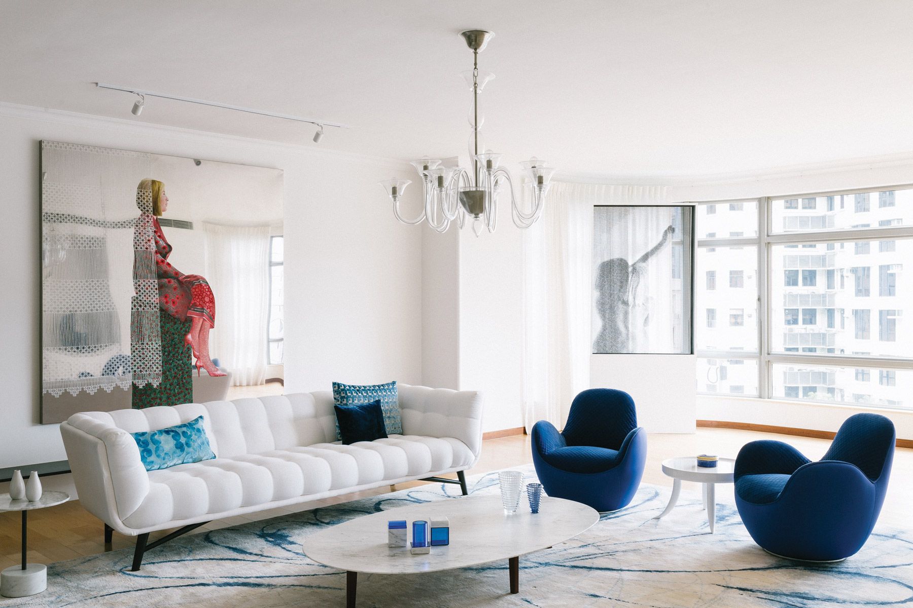 Inside An Art Collecting Couple's Mediterranean-Inspired Mid-Levels Home