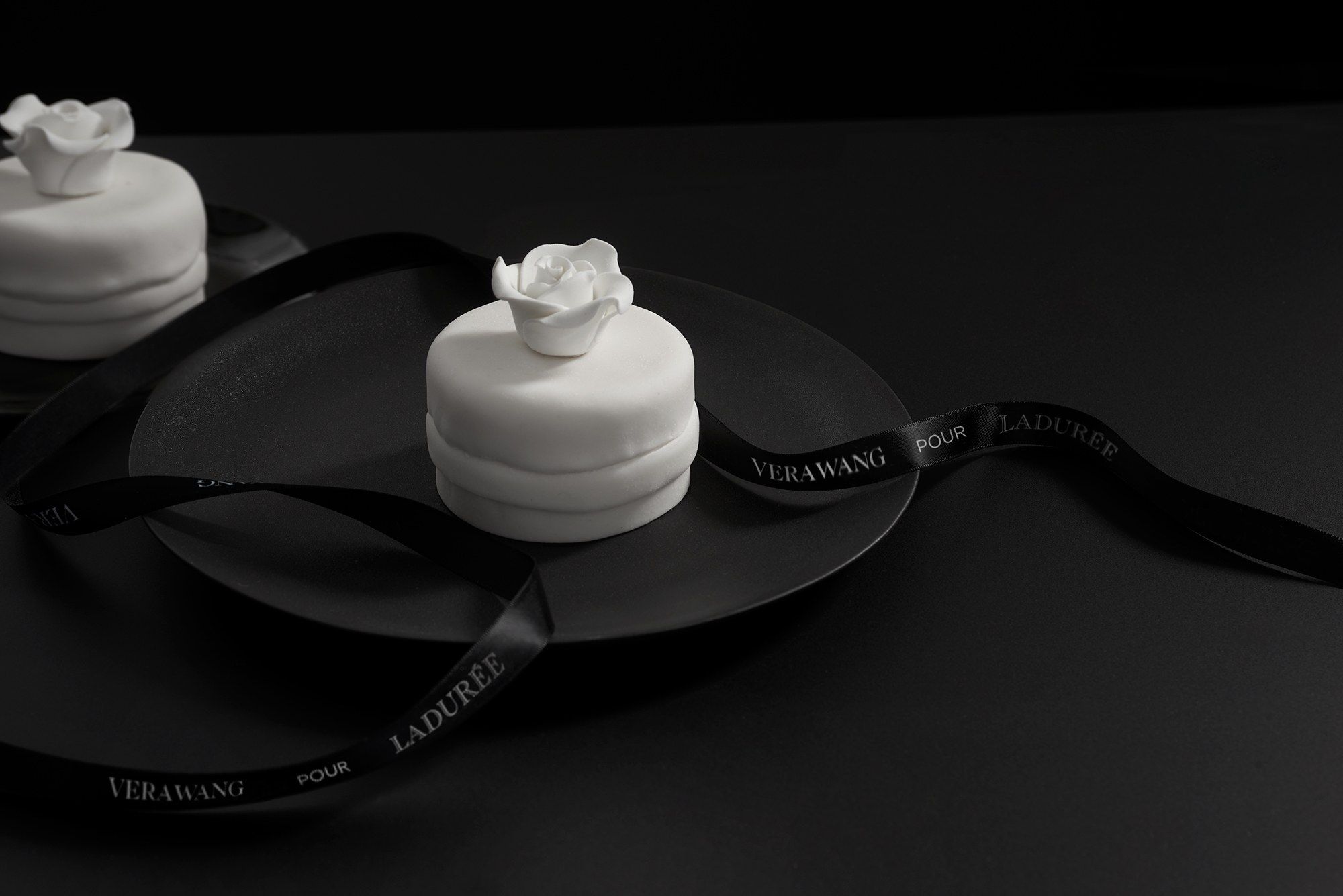 Let Them Eat Cake: Vera Wang Creates Designer Wedding Treats With Ladurée
