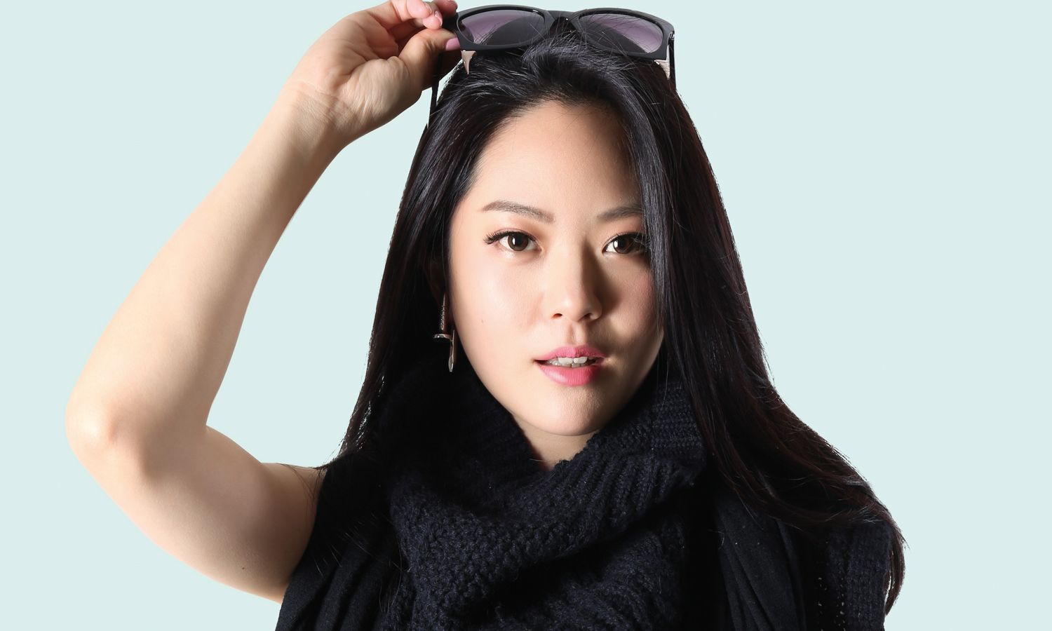 What's Inside René Chu's Beauty Bag?