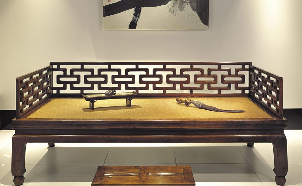Liang Yi Museum Presents Scholars and Debutantes: A Contrast of Ascetic and Opulent Luxuries