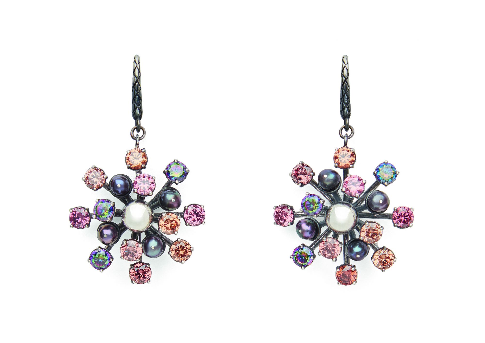 Earring in pearl and zirconia by Bottega Veneta. Bottega Veneta