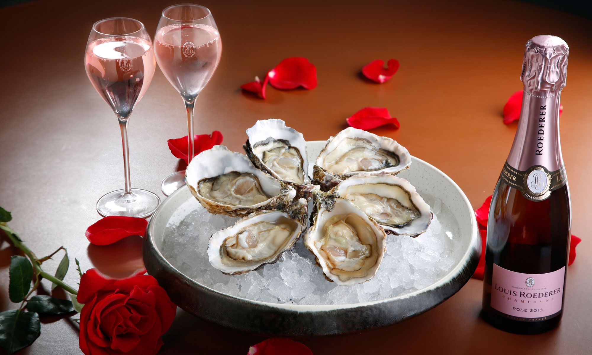 Romantic Valentine’s Evening At Cruise Rooftop Restaurant And Bar