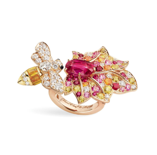 Le Secret ring by Van Cleef & Arpels