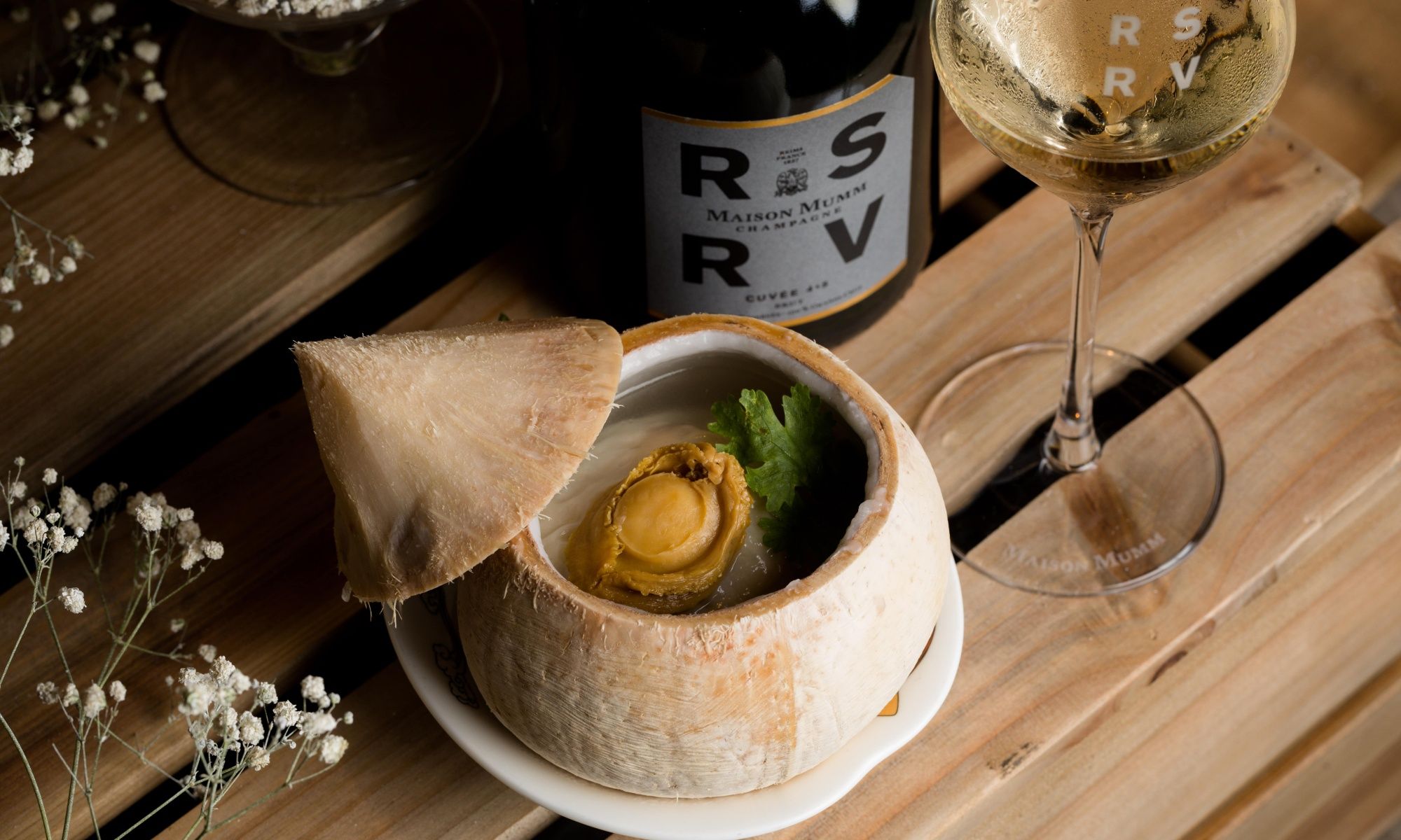 Champagne Pairing Menu At Renaissance Harbour View’s Dynasty