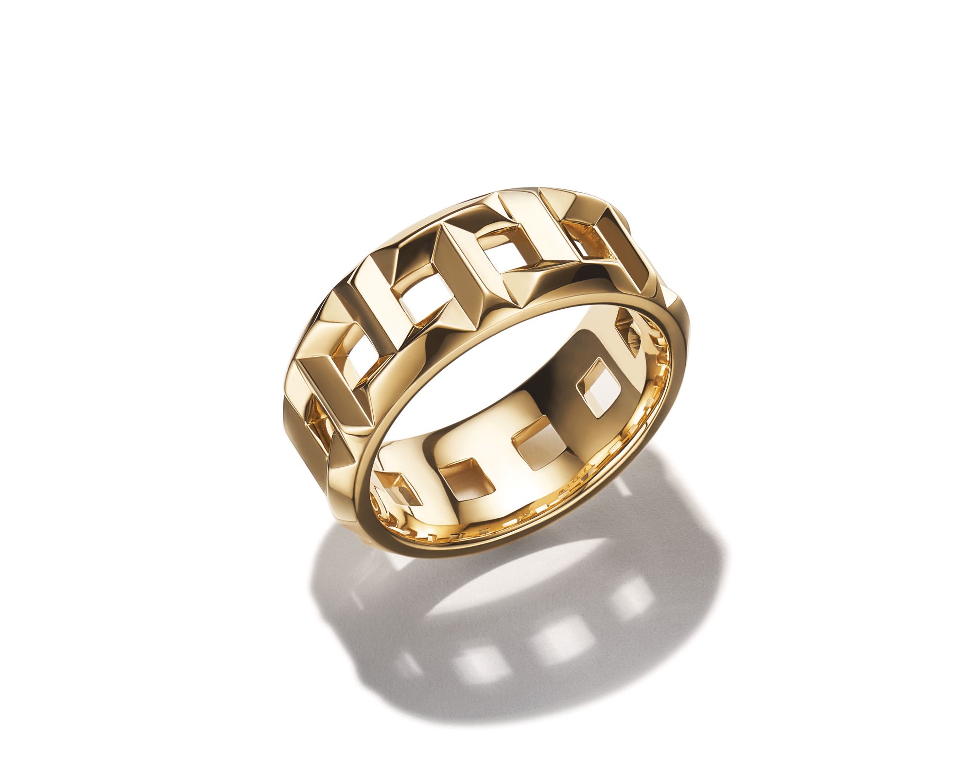 Tiffany & Co Tiffany True Wide ring in yellow gold.