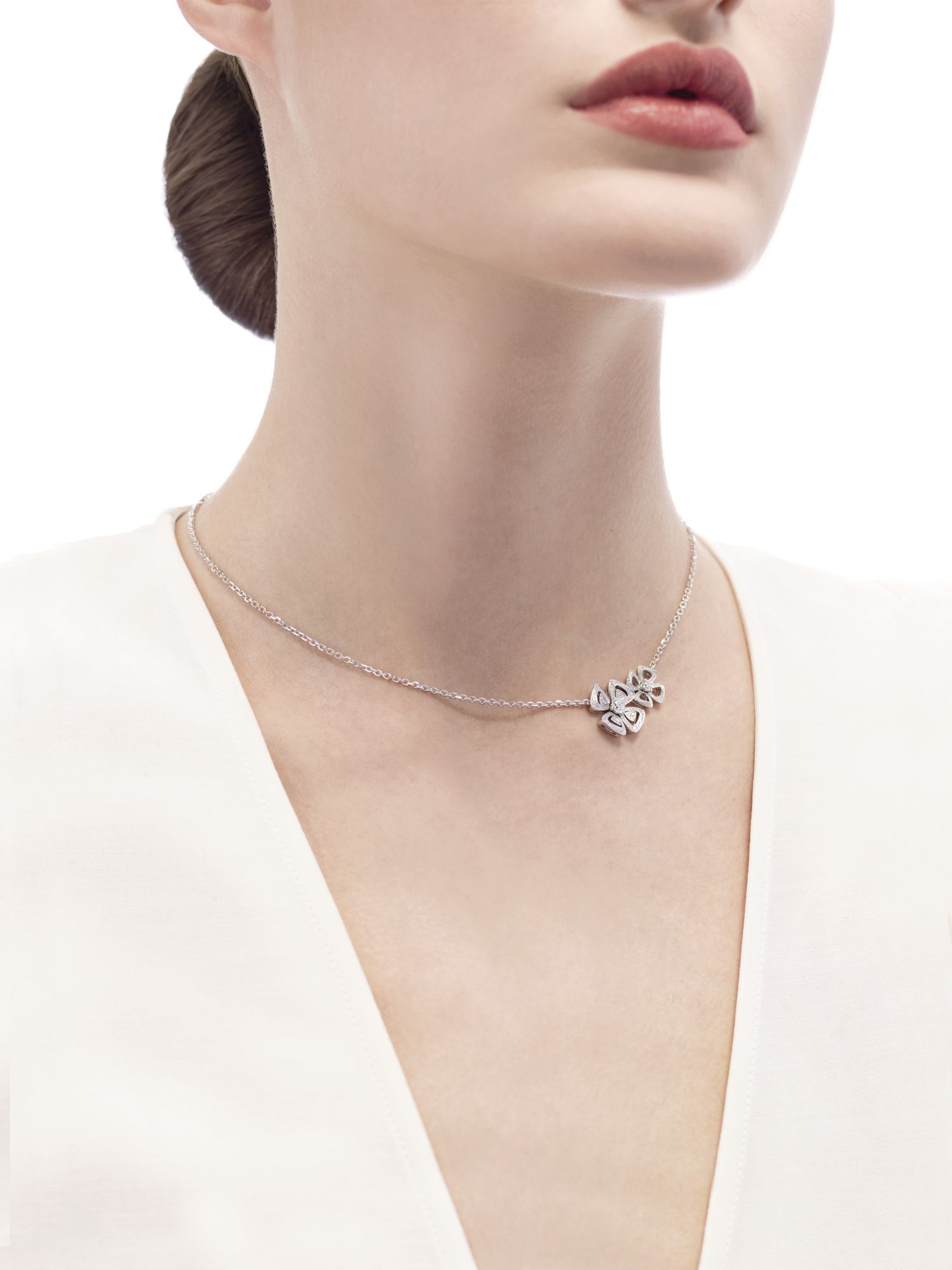 Fiorever necklace in white gold set with diamonds by Bulgari (Photo: Lapo Quagli)