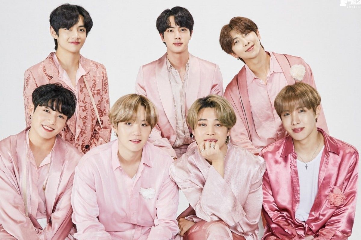 Featured image of post The Best 15 Bts Pink Aesthetic Group Photo
