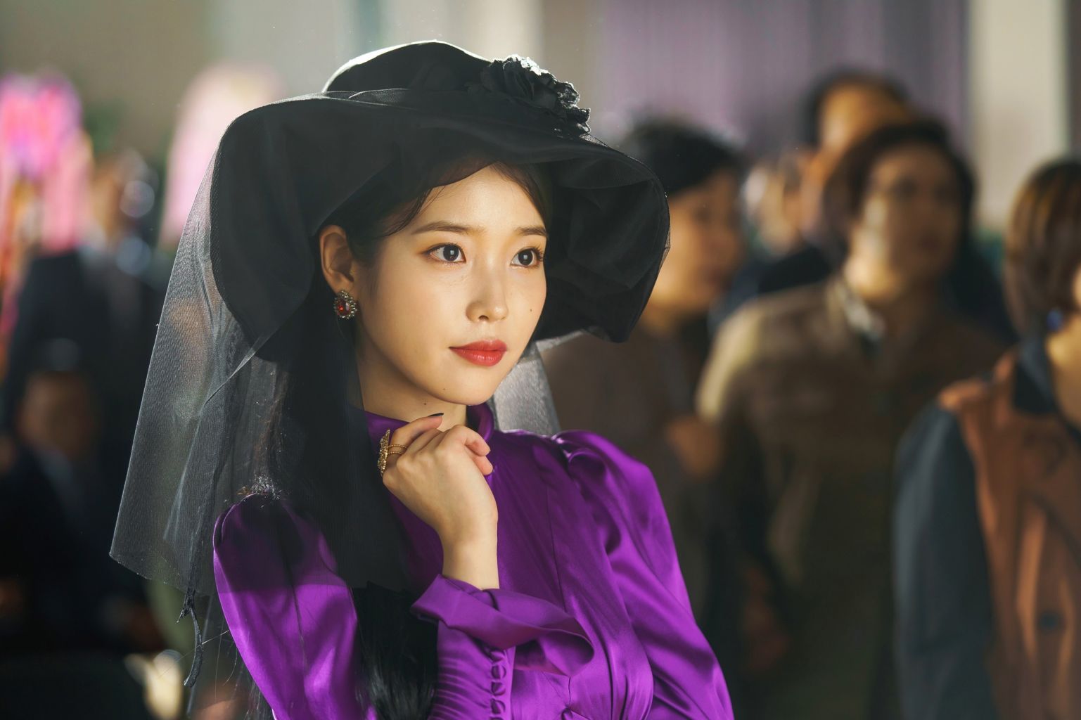 IU emits video game heroine vibes for this look in "Hotel del Luna" (Photo: tvN)