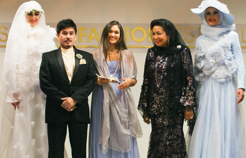 (Second from left onwards) Dato' Sri Raja Rezza Shah, Ida Lundberg and Datin Sri Zurina Zulkiflee