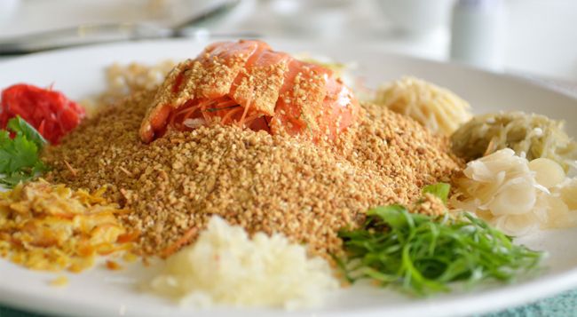 Yee Sang 101: Why Do We Toss It And What Does It Symbolise?