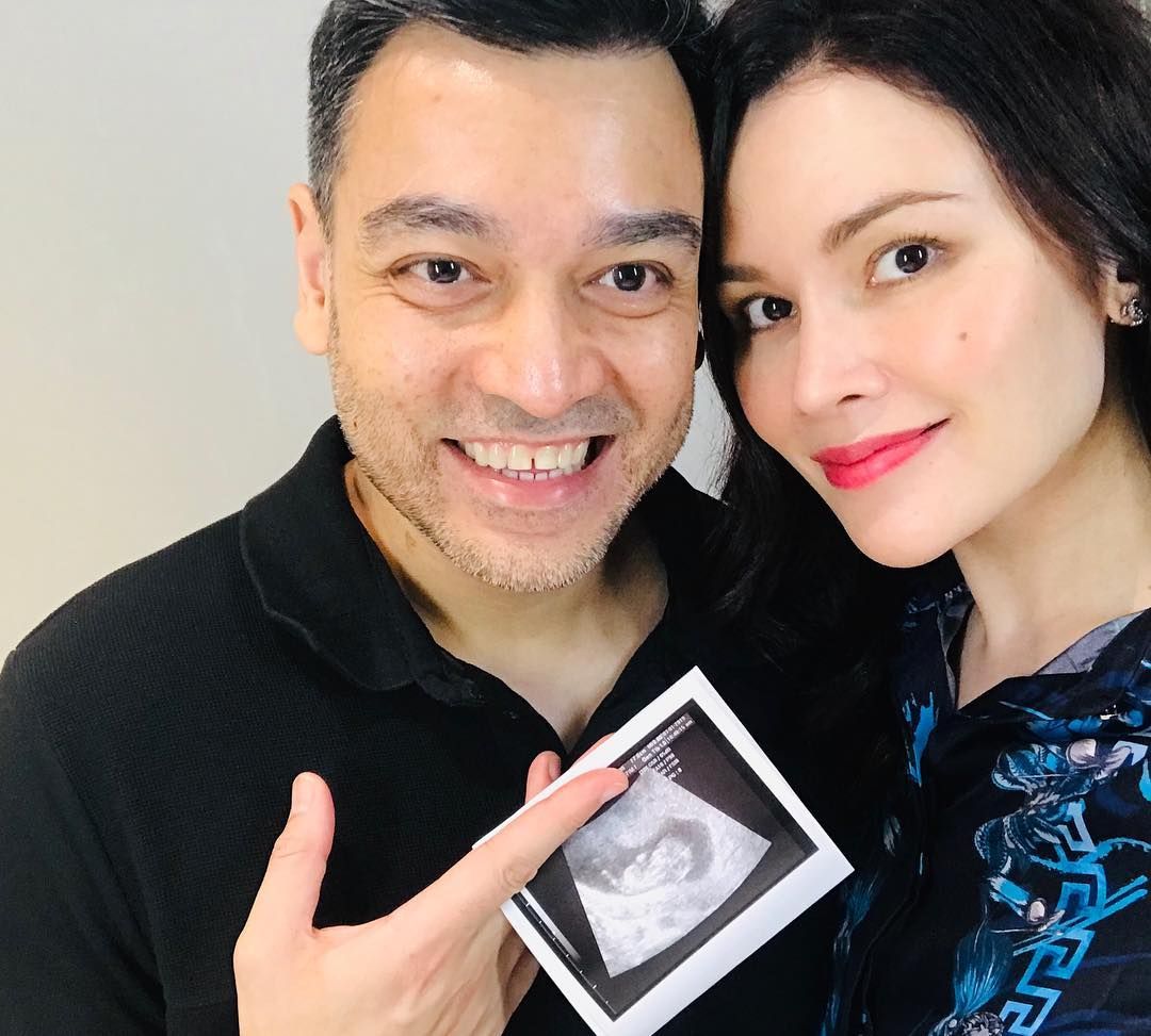 A wonderful CNY surprise from Che Puan Sarimah Ibrahim and Tunku Jamie Nadzimuddin: the couple are expecting their first child and couldn't be happier! (Photo: @sarimahibrahim/Instagram)