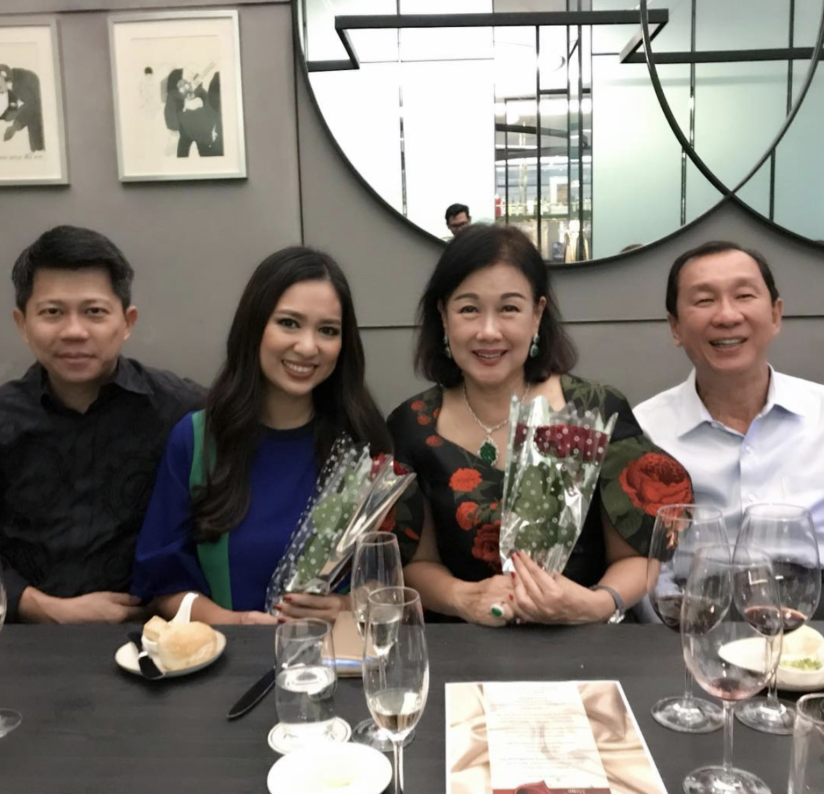 Datin Yvette Kang and husband Datuk Michael Tang went on a ‘double date’ with Puan Sri Ivy Tan and Tan Sri Danny Tan, where we can’t help admiring the realness of Puan Sri Ivy’s rose print blouse (Photo credit: @yvetteyvents)