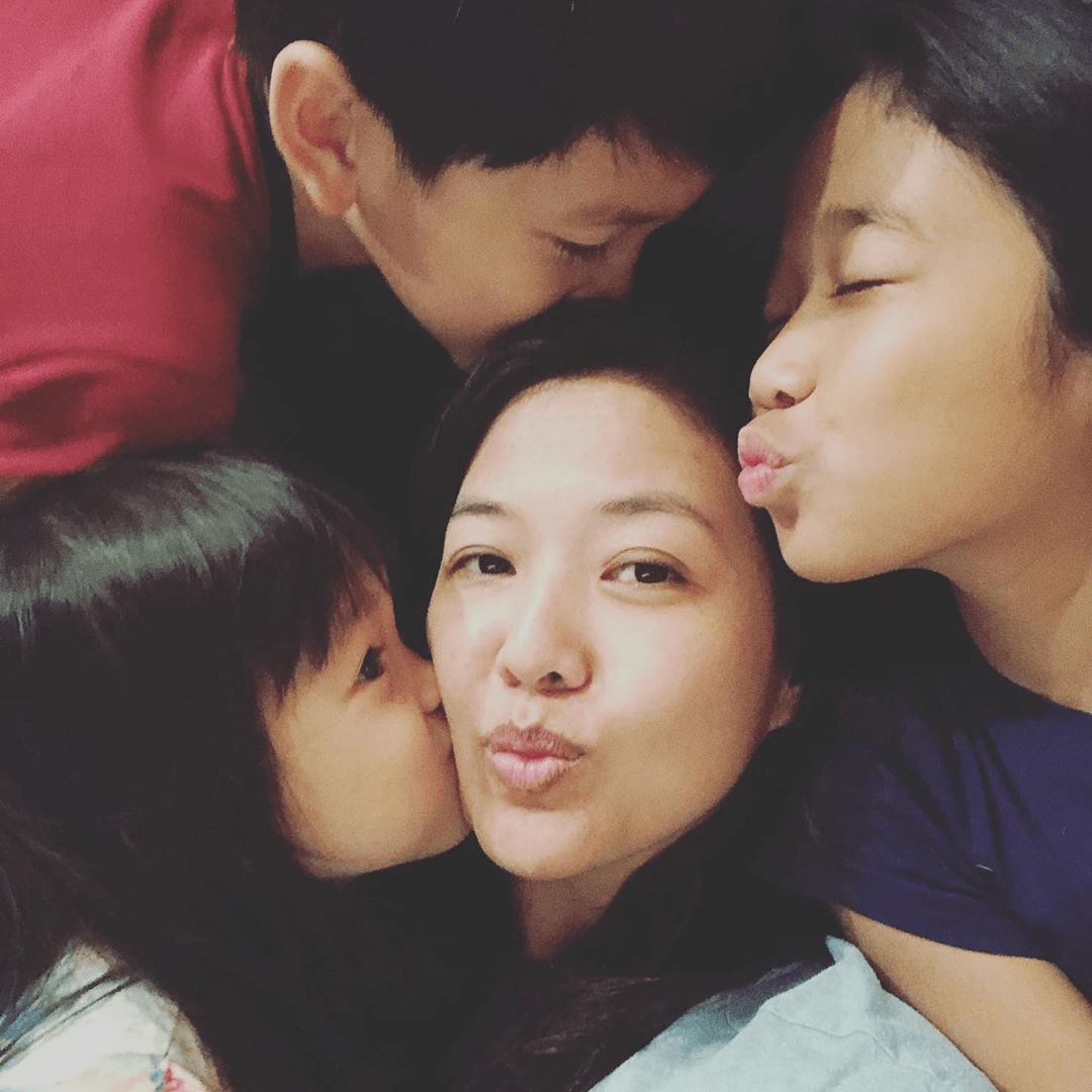 Maybe it’s all those hugs and kisses, but Shirena Hamzah somehow manages to look radiant with no makeup in this affectionate Mother’s Day shoutout on Instagram. (Photo: @shirena_hamzah/Instagram)