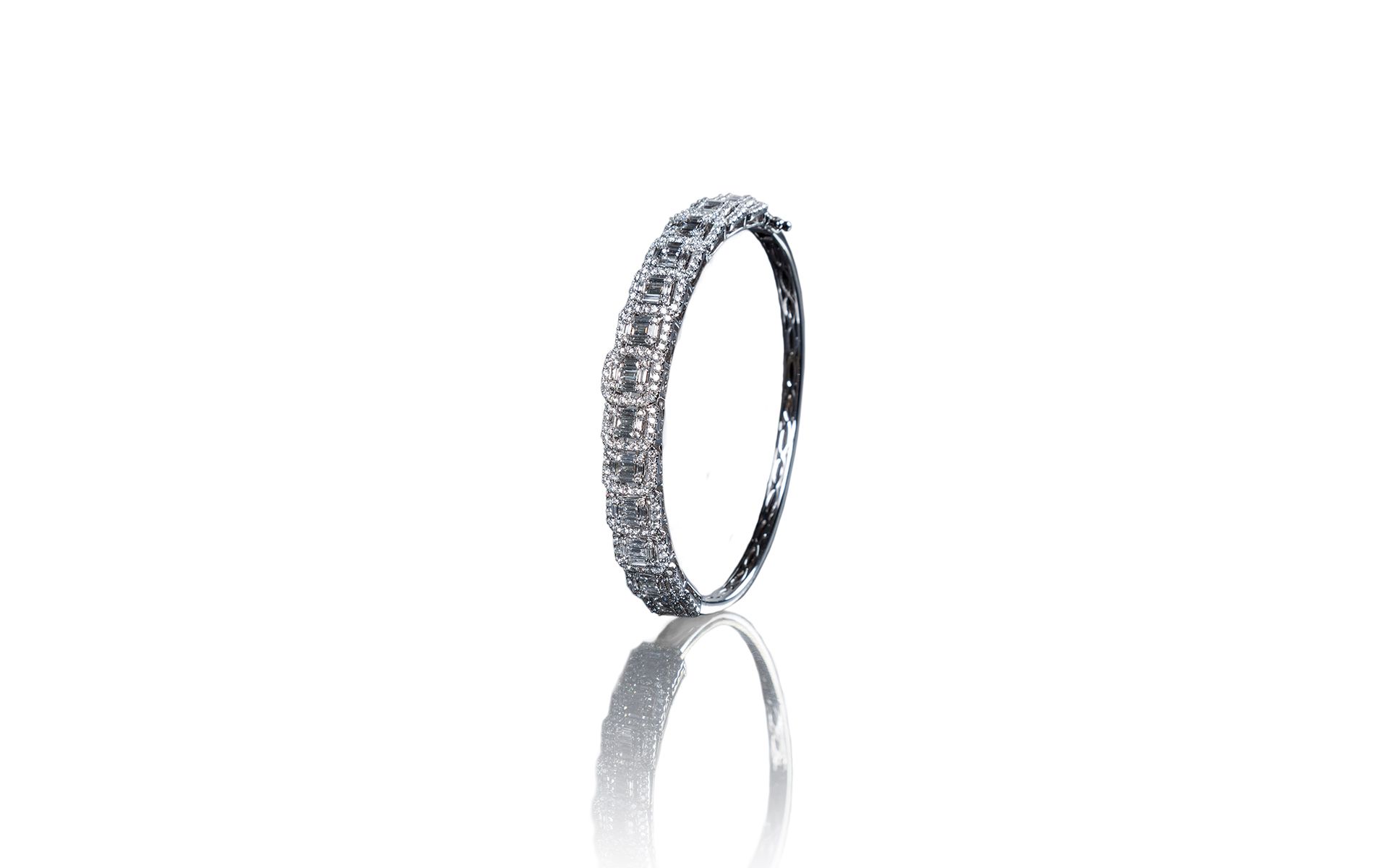 Emperor Watch And Jewellery Diamond Bangle With 65 Baguette-Cut Diamonds