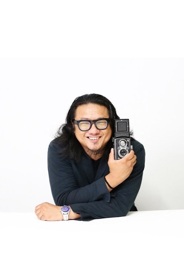 Family Photography Session & 1 Masterpiece Selection By Celebrity Photographer Zung