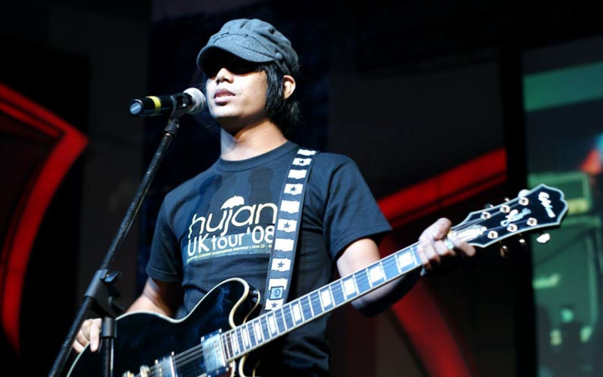 #18: "Pagi Yang Gelap" by Hujan. (Photo credit: Life in KL)