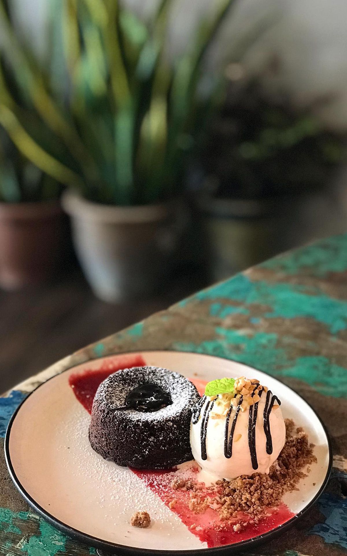 Chocolate peanut butter lava cake