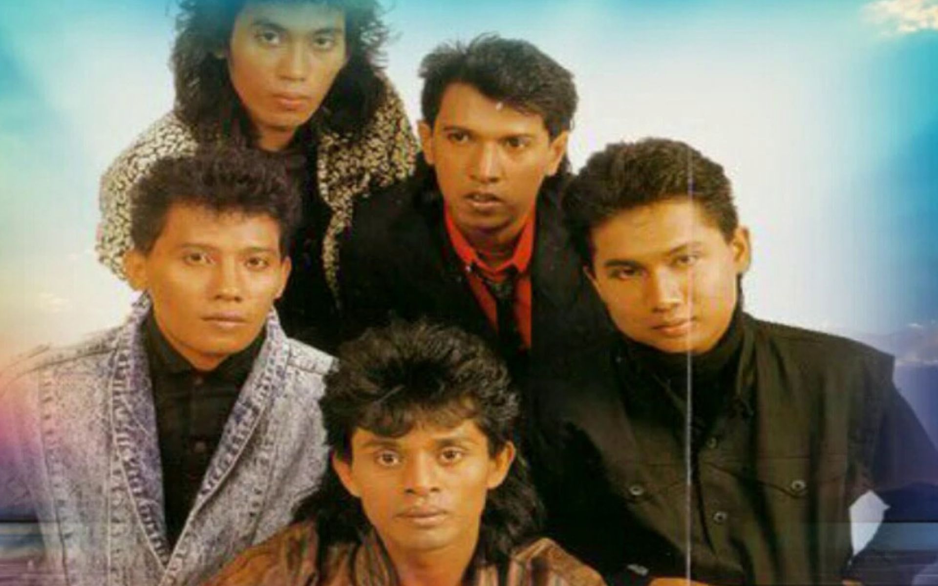 #10 "Suci Dalam Debu" by Iklim. (Photo credit: Youtube video)