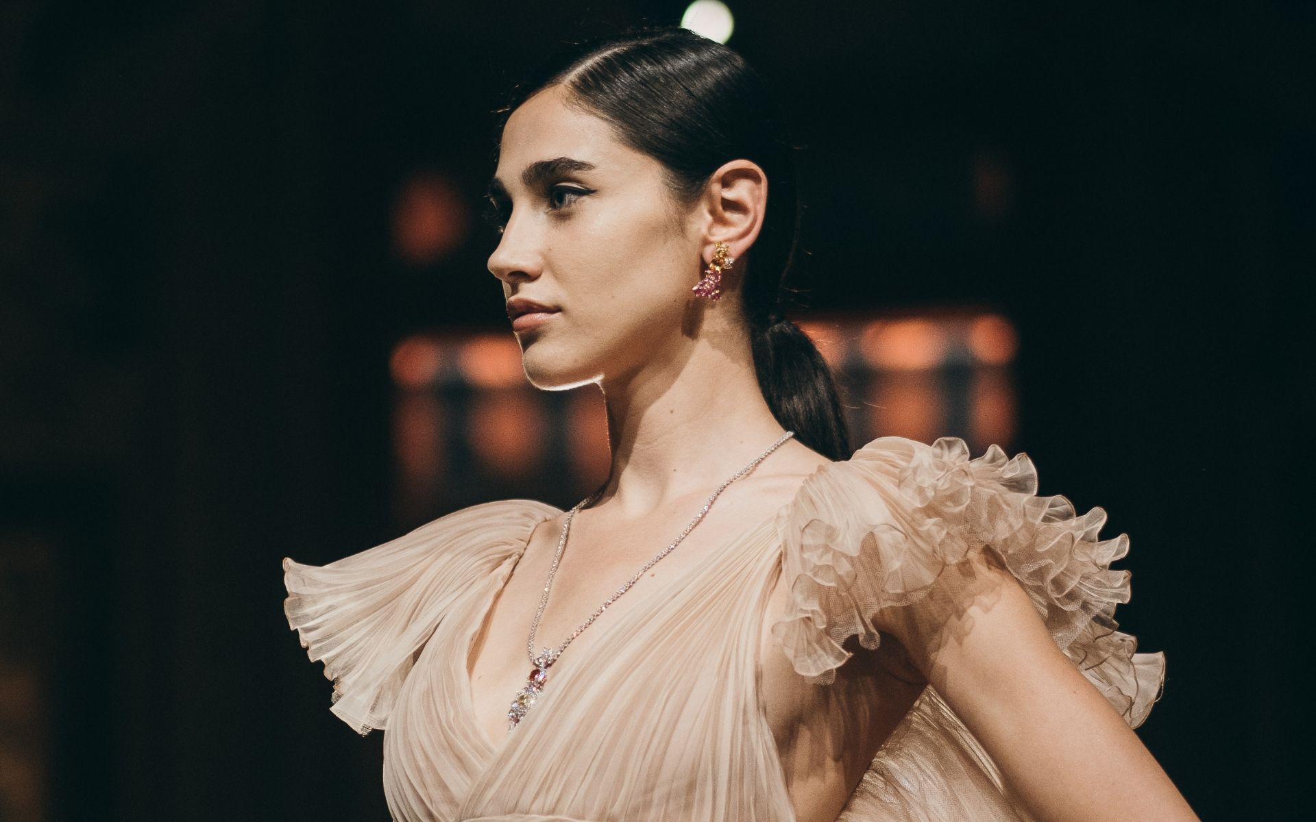 Weddings are a memorable occasion so put a twist to the classic gems, and these geode-like jewellery by Dior does it magnificently. (Photo credit: Dior)
