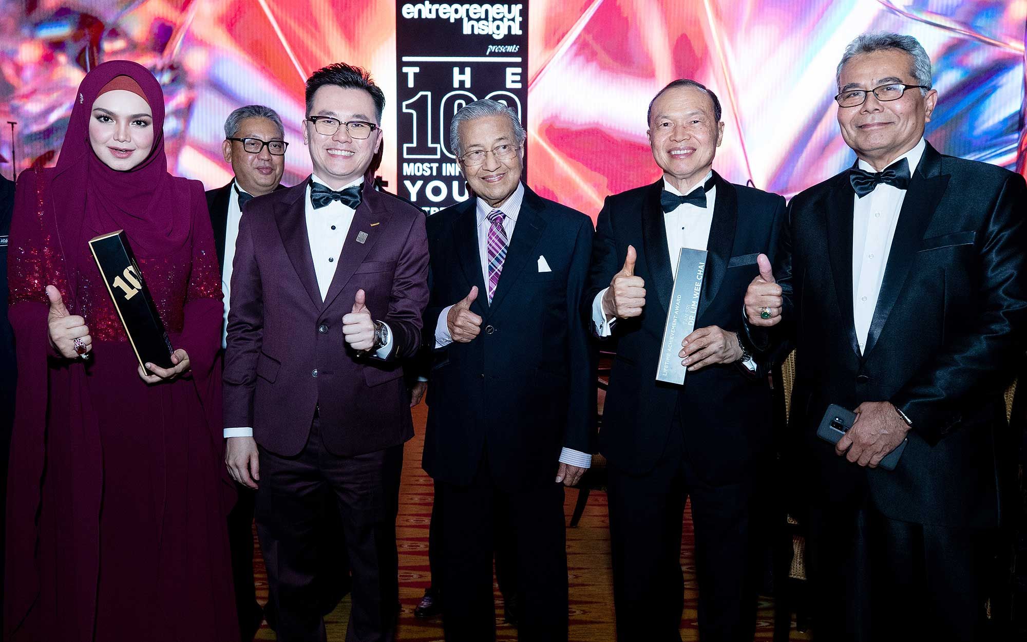 Dato' Sri Siti Nurhaliza, Dato' KK Chua, Tun Dr Mahathir Mohamad, Tan Sri Lim Wee Chai and Datuk Seri Mohd Redzuan Md Yusof