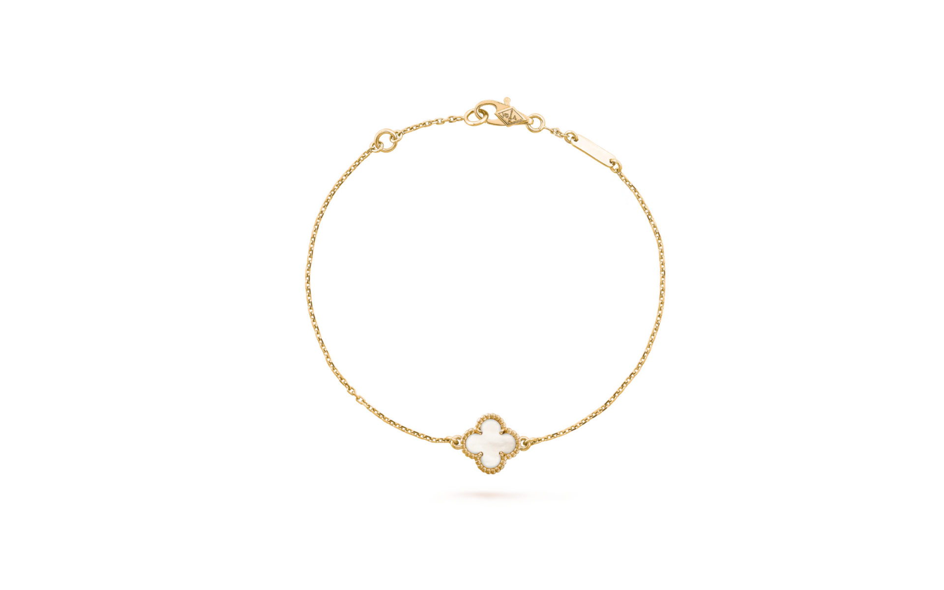 The Van Cleef & Arpels, Sweet Alhambra bracelet is perfect for the girly souls with its dainty and exquisite design. Photo: Courtesy of Van Cleef & Arpels.