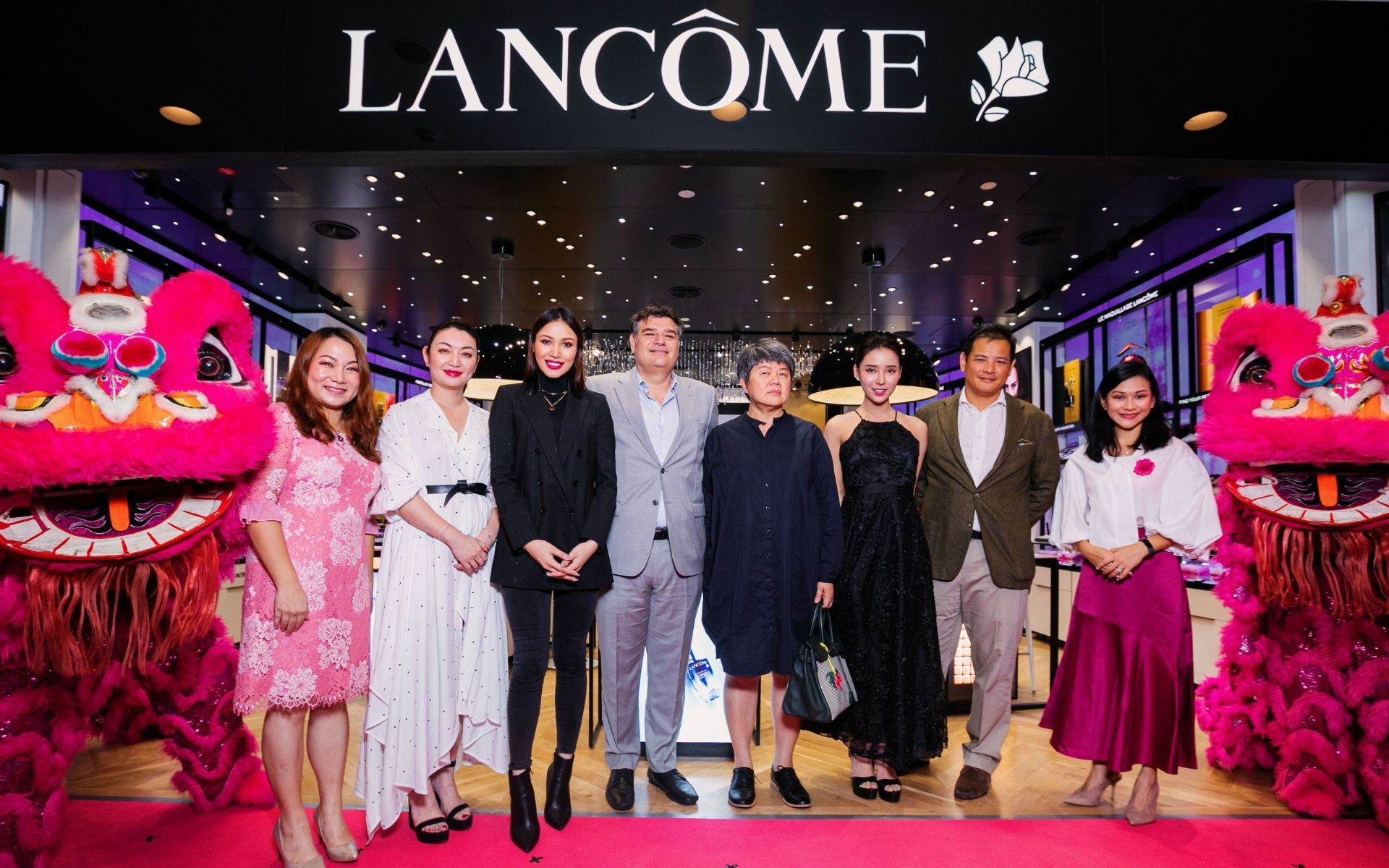 Jasmine Ku, Jennie Ma, Zahirah Macwilson, Malek Bekdache, Rennie Lee, Venice Min, Daniel Yong and Chua Sher Le
