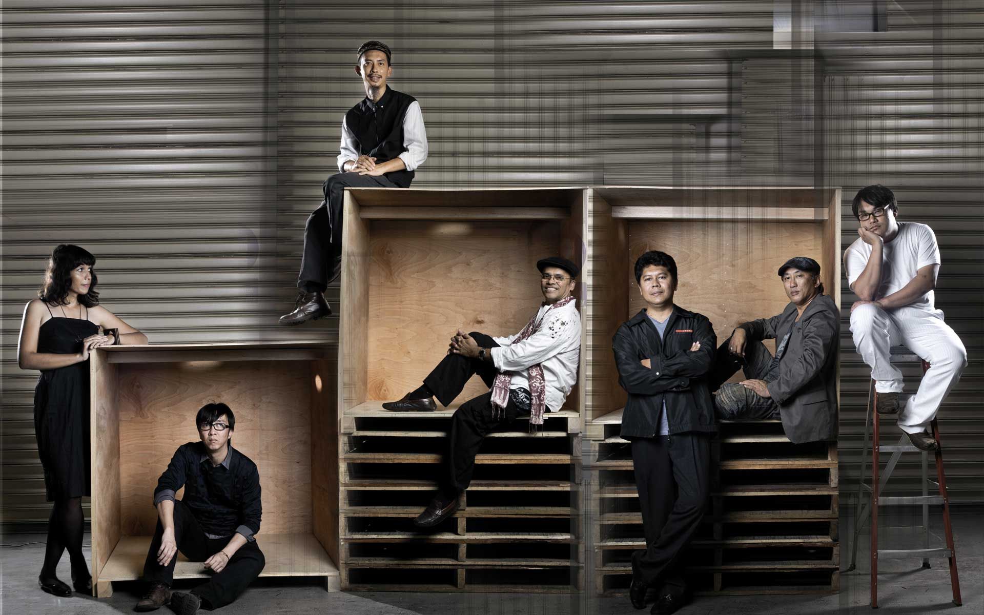 Unravelling the bigger picture with Shieko Reto Husin, Wong Chee Meng, Raja Shahriman, Raja Azhar Idris, Suzlee Ibrahim, Tony Mdy and Chi Too. (Photo: Allan Casal)