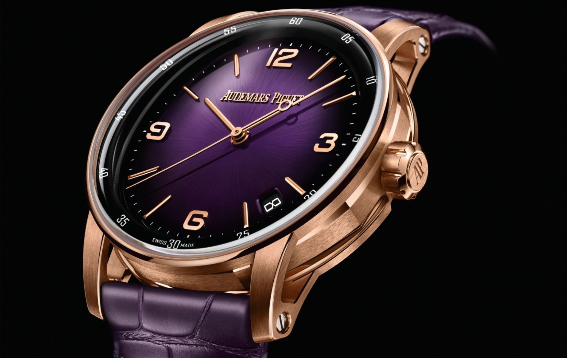 Self-winding in 18k pink gold with smoked purple dial
