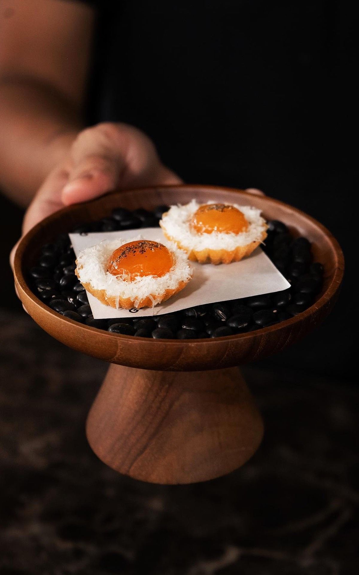 'Carbonara' & Passionfruit Sphere Tartlet (Photo: Gooddam)