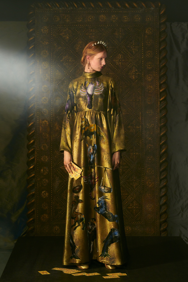 L'Impératrice: Long dress in dévoré velvet with gold zodiac print