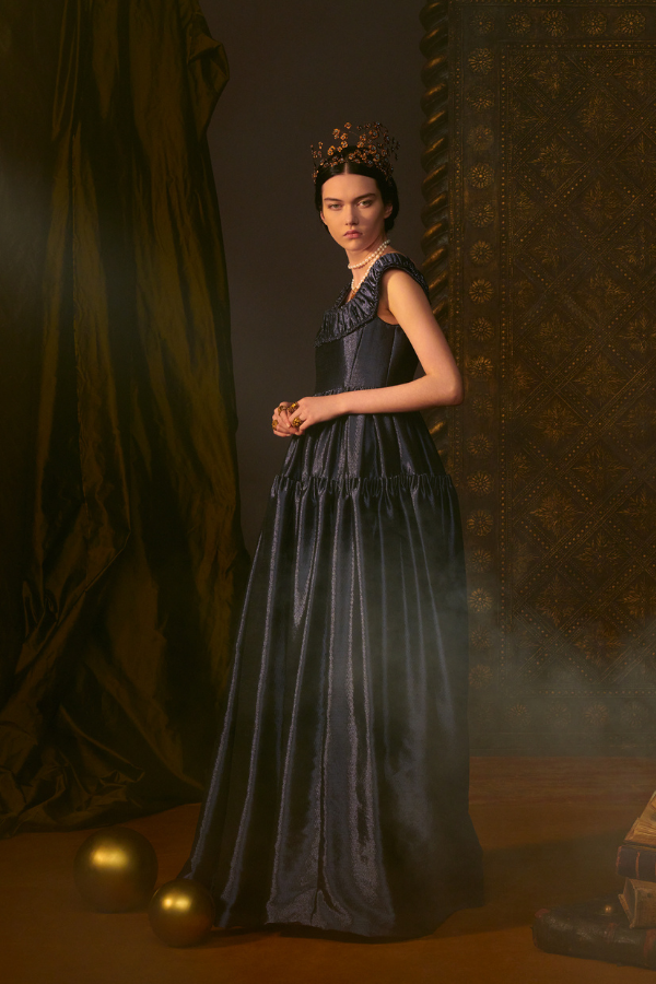 L'Amoureux: Long dress with piping, in navy lamé twill chenille