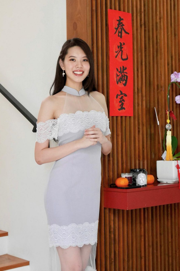 Former Miss Universe Malaysia Jane Teoh is beauty and grace in her Chinese New Year outfit (Photo: Instagram/@janeteoh_)