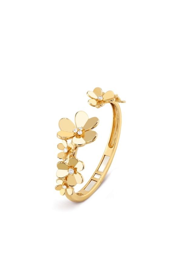 Mirror-polished gold worked into seven unique florets steal the show in this Frivole bracelet by Van Cleef & Arpels (Photo: Van Cleef & Arpels)