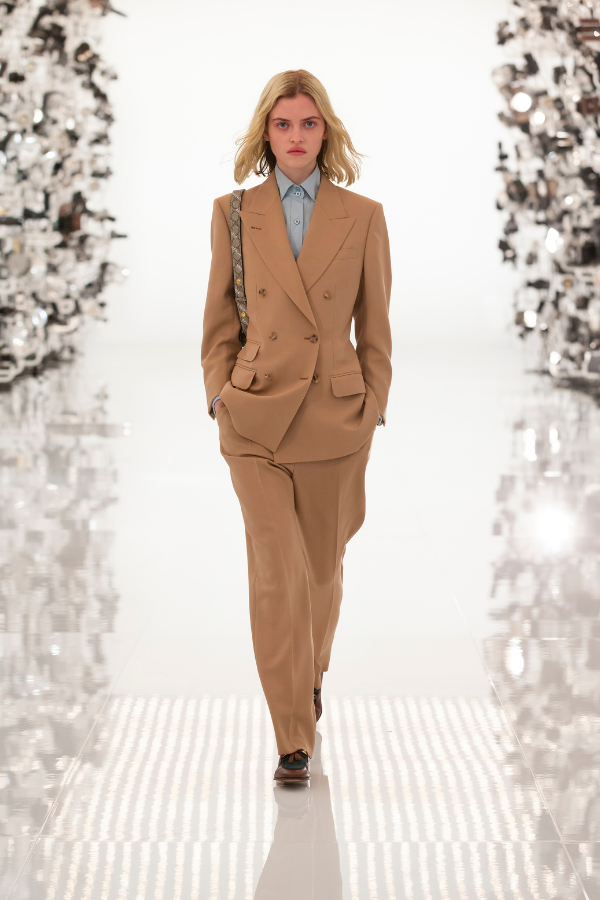 This tan double-breasted suit channels Gucci's past helmed by Tom Ford