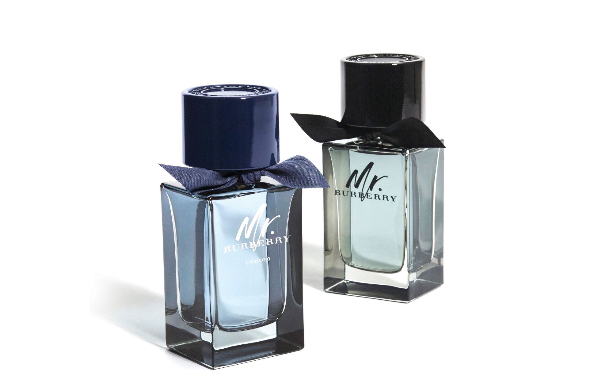 Mr Burberry Indigo | To honour Burberry’s navy trenchcoat, the bold, masculine bottle is topped with a handtied knot and a weighted cap inspired by horn-look buttons. Different shades of blue convey the invigorating citrus freshness of the scent, reminiscent of the crisp air along the British coast.