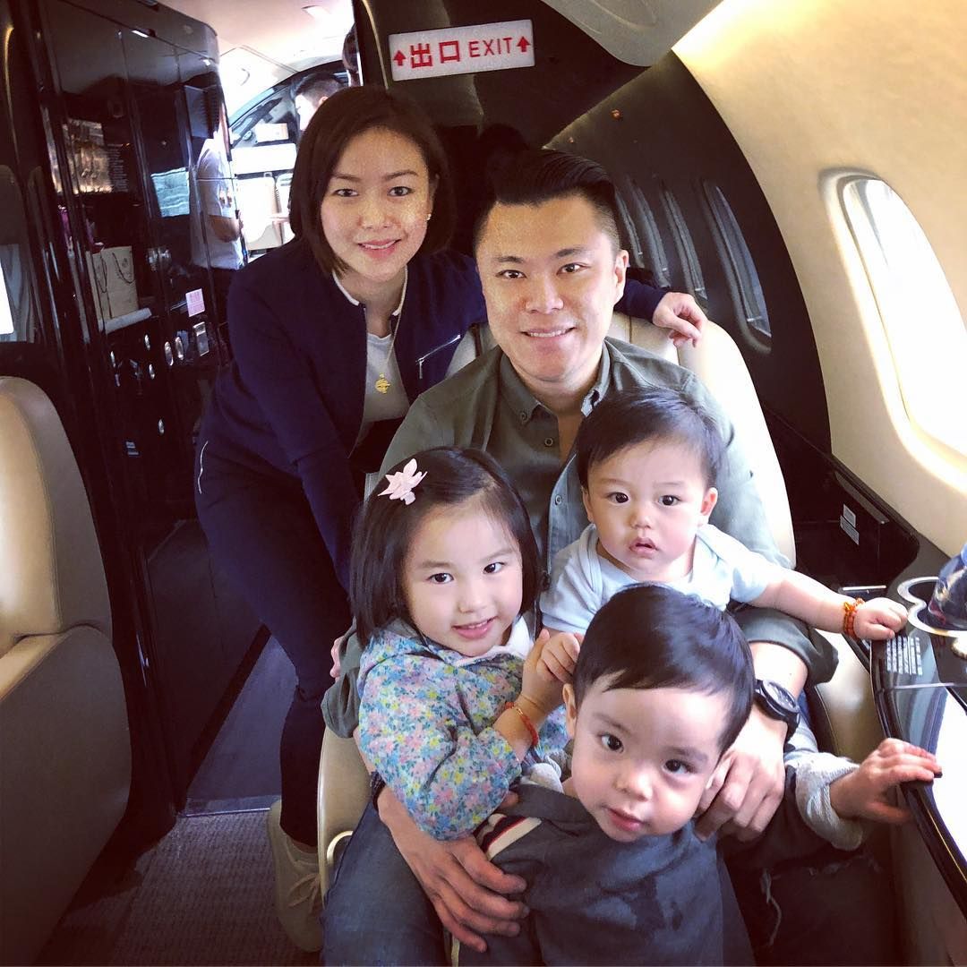 A picture-perfect Tan family jet-setting to a holiday destination! (@kevintan_)