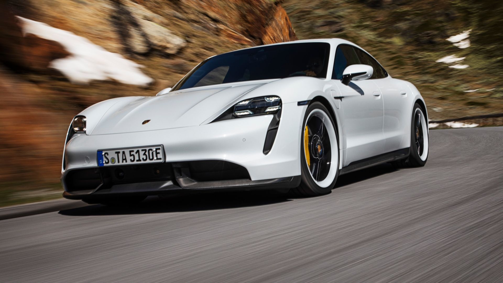Porsche Unveils First All-Electric Sports Car: the Taycan