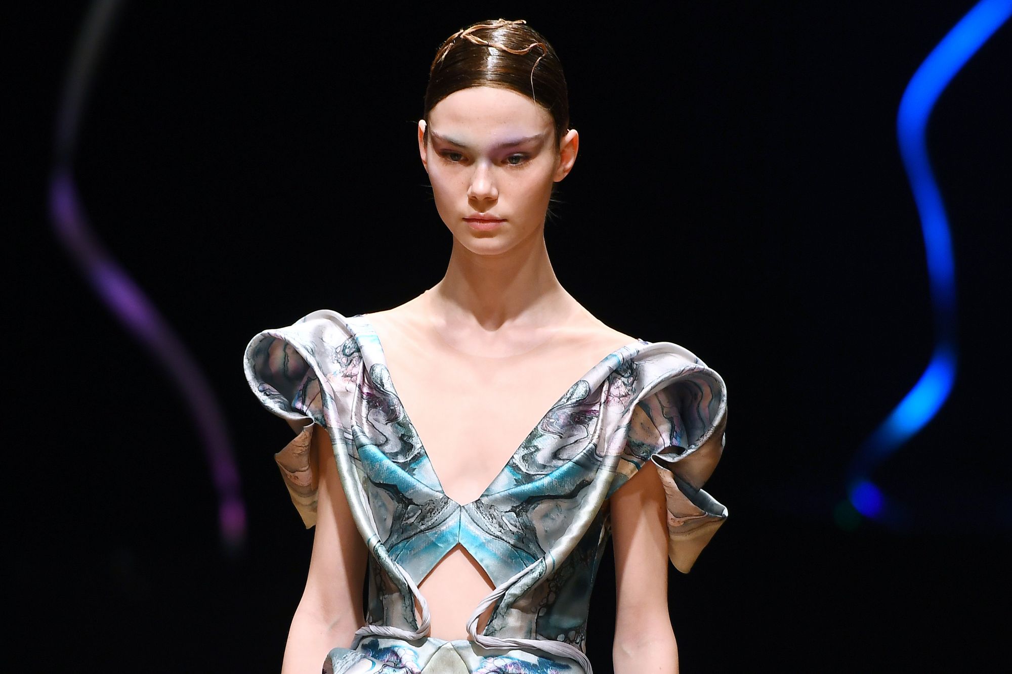 A model presents a creation by Iris Van Herpen during the Women's Spring-Summer 2020/2021 Haute Couture collection fashion show in Paris, on January 20, 2020. (Photo by CHRISTOPHE ARCHAMBAULT / AFP)