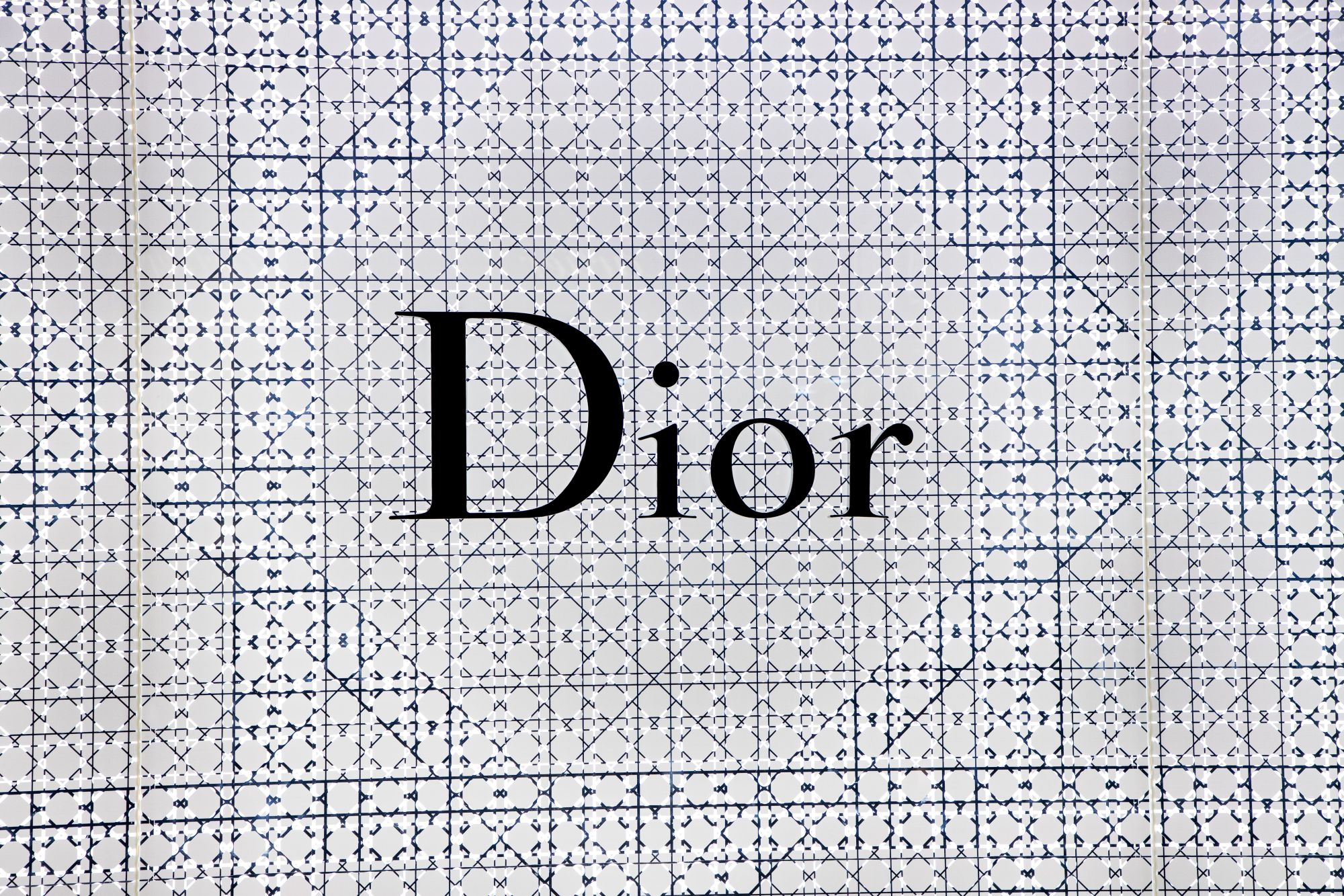 Dior Debuts Striking Eye Look On The Runway