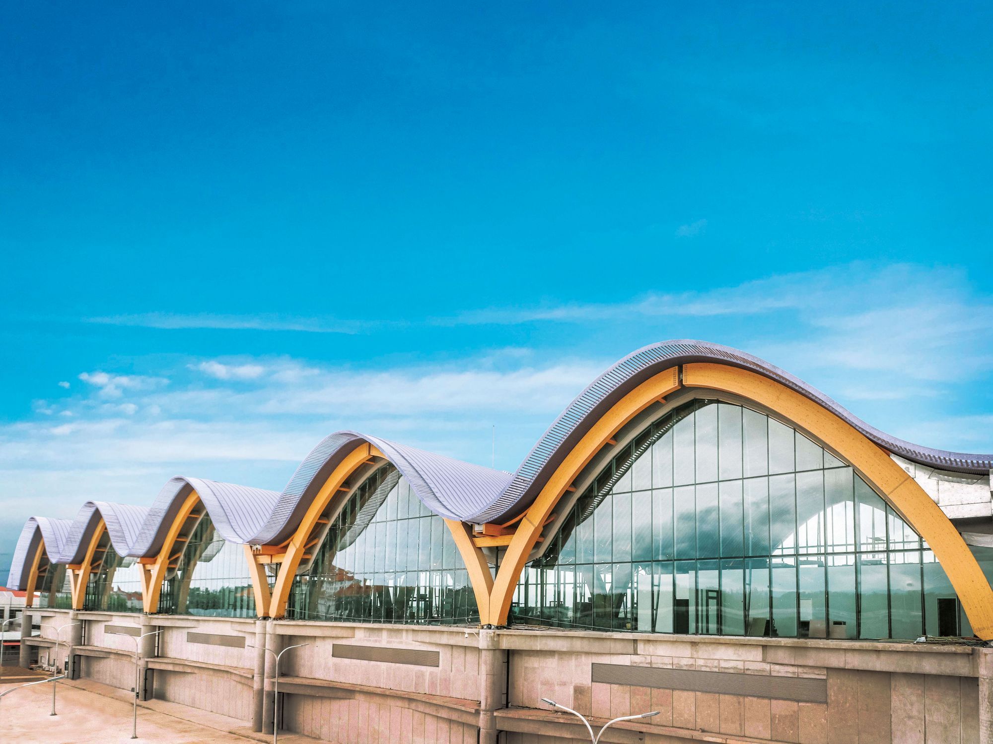 MACTAN CEBU INTERNATIONAL AIRPORT - TERMINAL 2: Designed by multi-awarded firm Integrated Design Associates (IDA) Hong Kong and its principal architect, Winston Shu, in collaboration with world-class Filipino designers including award-winning furniture maker Kenneth Cobonpue. Completed in 2018 | Photo: Megawide Construction Corporation