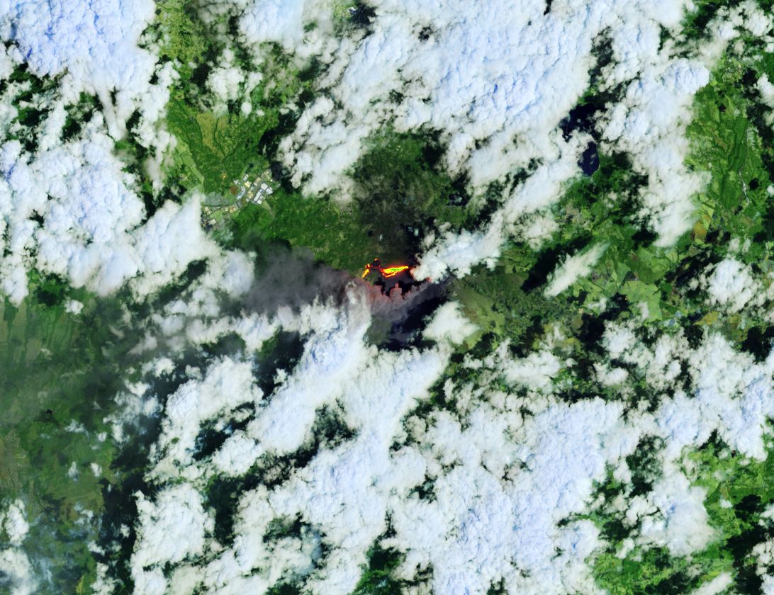 Volcan de Pacaya, the most active volcano in Guatemala, fuels lava. | Photo: earthobservatory.nasa.gov